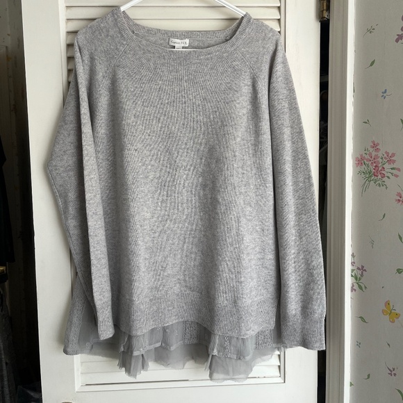 Garnet Hill Gray Cashmere Sweater with Chiffon and Lace Hem Size M - Picture 8 of 8